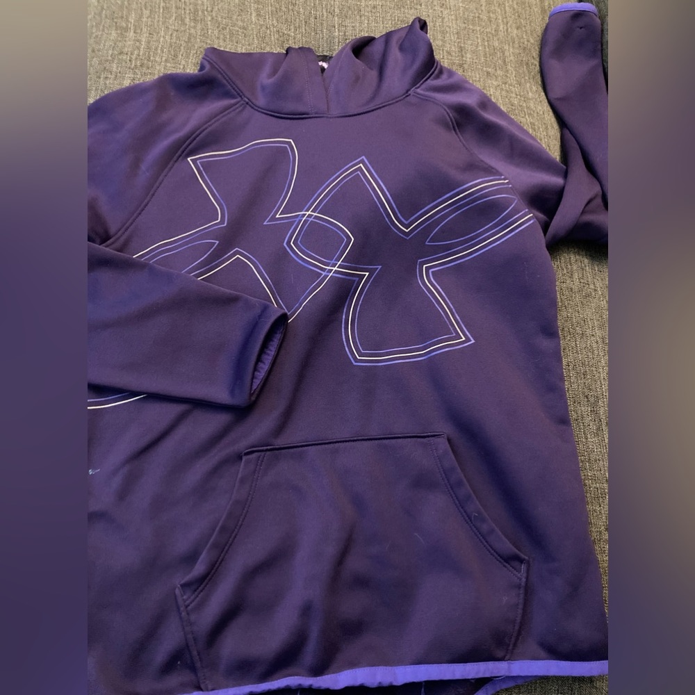 Under armour girls sweatshirt youth size medium color purple